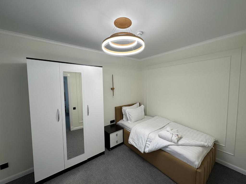 Hotel Voyazh Taraz Zewnętrze zdjęcie